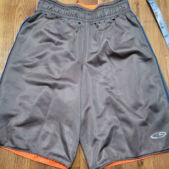 8/$12 Boys reversible mesh shorts - Picture 8 of 9